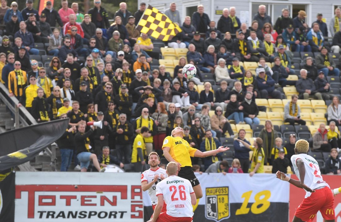 publikum mot FFK.jpg