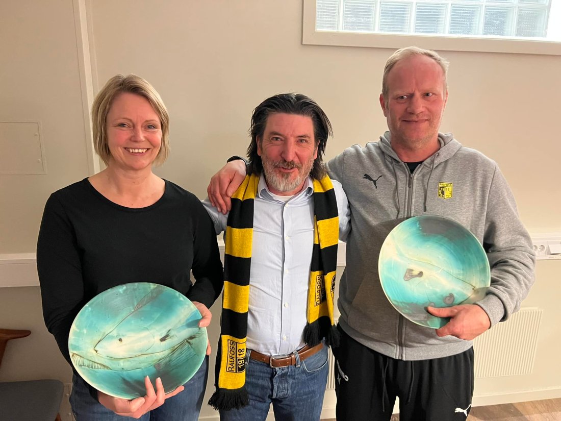 Siv Hege og Kenneth Karlsen sammen med RUV-leder Bjørn Morten Skudsveen.